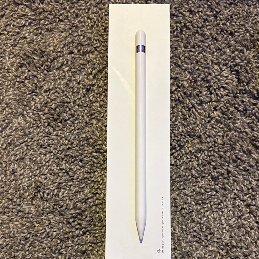 Apple White Stylus ( it doesn’t work for my iPad so idk if it will for yours)